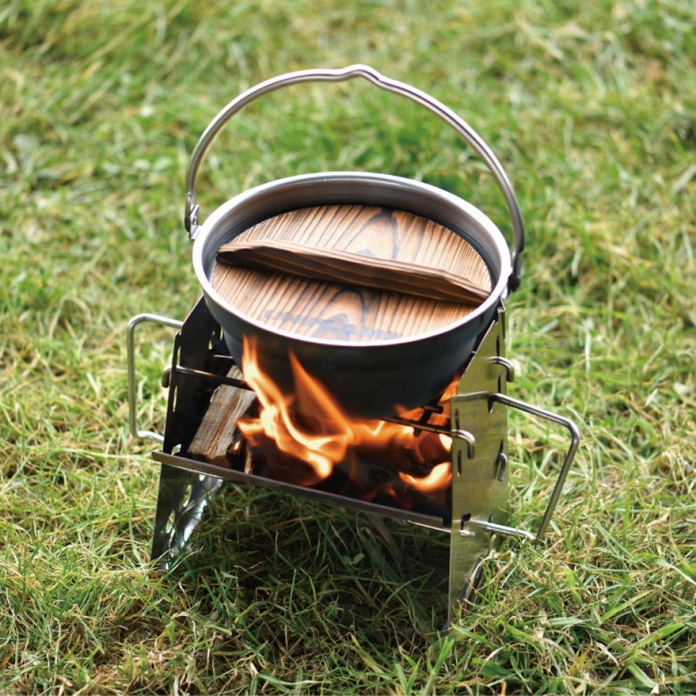 焚き火台と鍋
