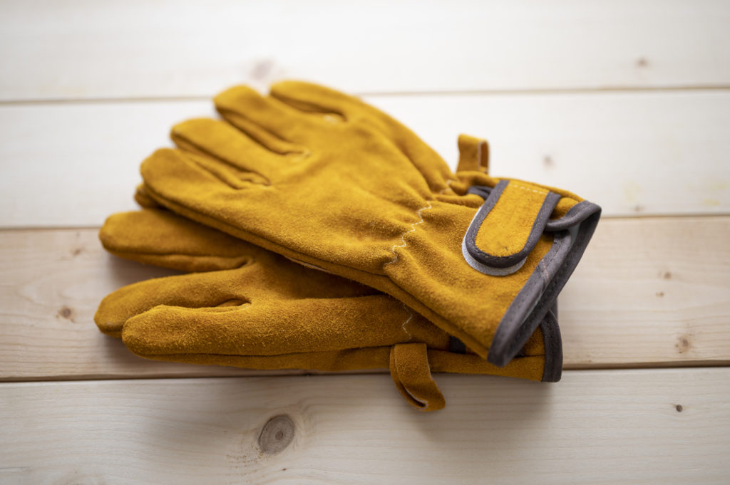 黄色のキャンプ用手袋