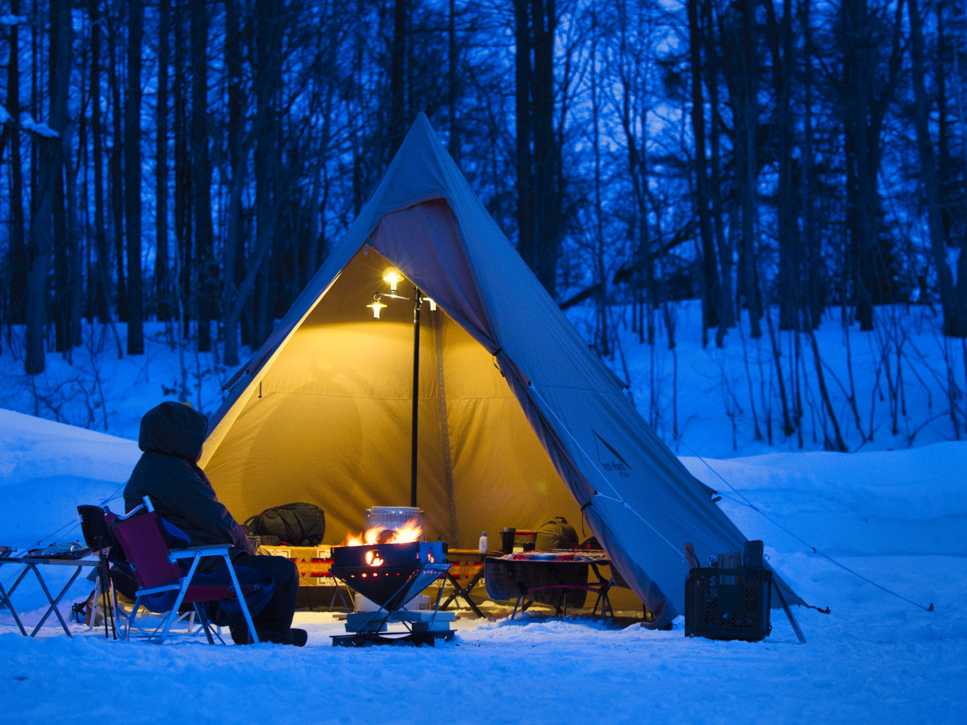 冬の夜のキャンプ